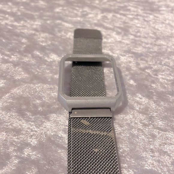 Metal Mesh Apple Watch Bands- Set of 3 - Picture 4 of 4